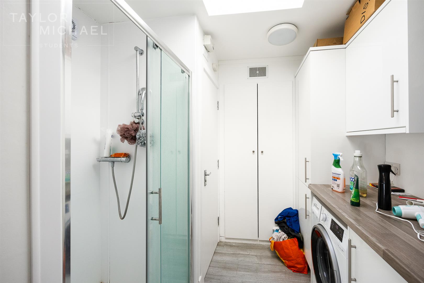 Bathroom / Utility Room